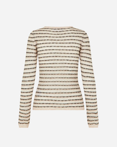 Model is 5′6″, wearing a size M